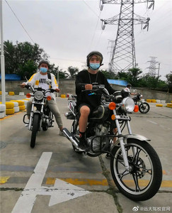 两轮摩托车训练
